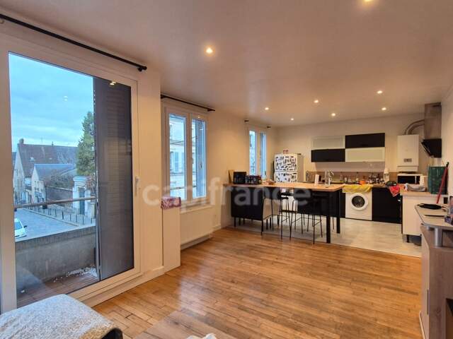 Appartement à vendre - 3 pièces avec Terrasse, Stationnement et Local de rangement à ETAMPES (91) — photo du bien