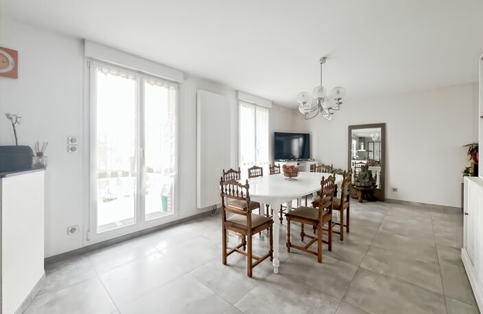 MAISON INDIVIDUELLE – 4 CHAMBRES + BUREAU – 130 m² – VIE DE PLAIN-PIED – SOUS-SOL COMPLET – JARDIN PLEIN SUD – CALME ET PROCHE COMMODITÉS — photo 2