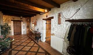 Maison 10 Pièces 313 m² à vendre à Berneuil (16480)