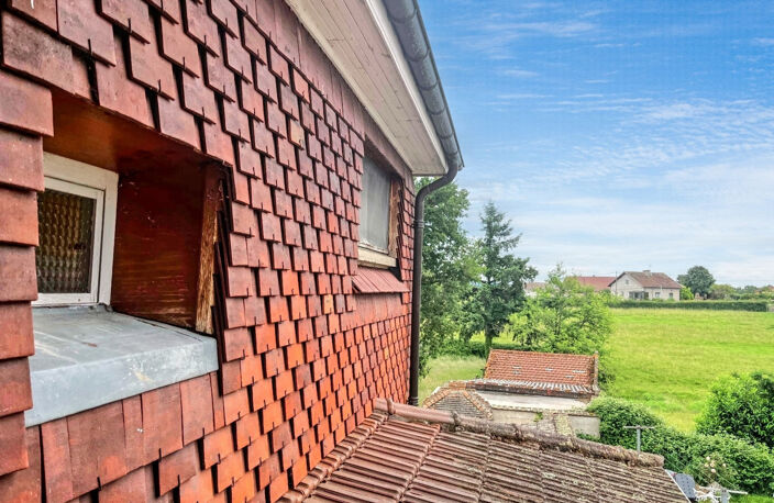 A 5 mn de MARCIGNY – Maison familiale d’environ 163 m² habitables avec terrasse, dépendance, garages et terrain de 1 641 m² — photo 2