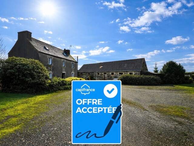 Ensemble immobilier à rénover – Grand terrain – PLOUDIRY (29) — photo du bien