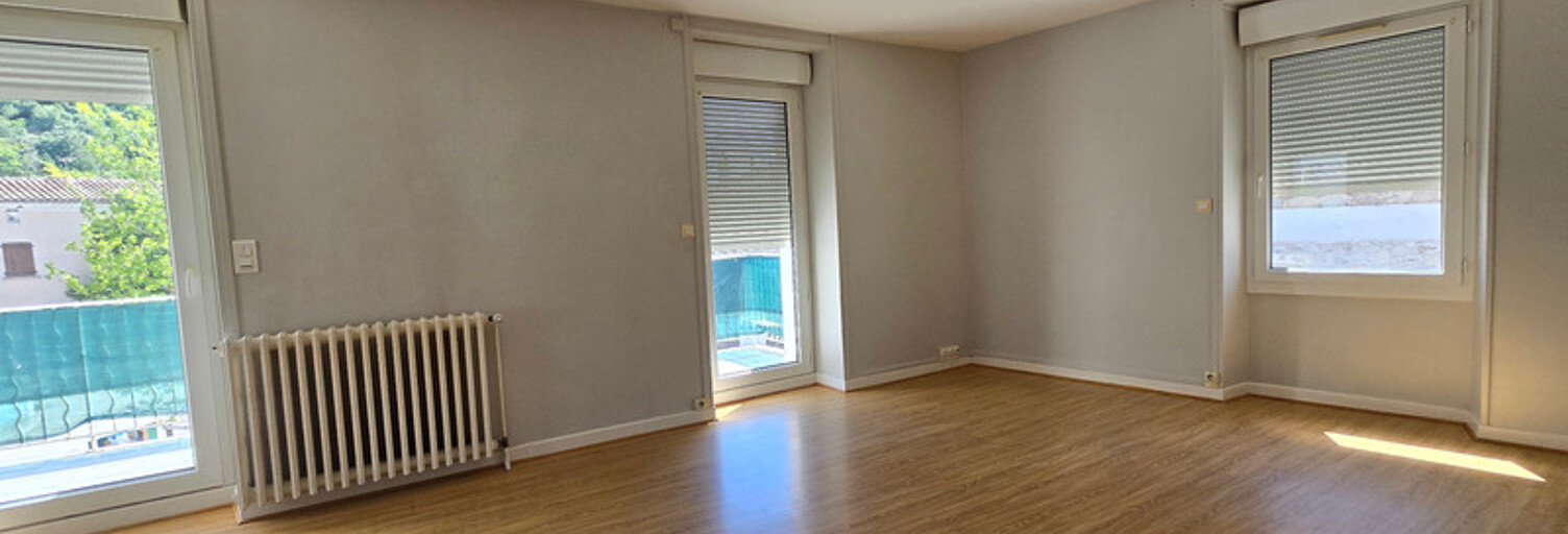 Immeuble  153 m² à vendre à Saint-Fortunat-sur-Eyrieux (07360)