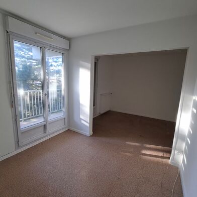 Appartement 4 pièces 180000 €