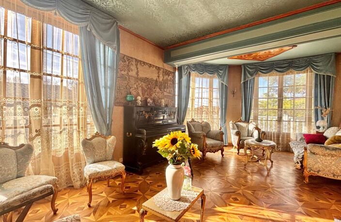 À vendre - Tènement immobilier avec appartements et dépendances - Centre Reyrieux — photo 2