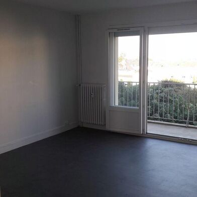 Appartement 3 pièces 870 €