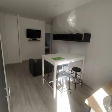 Appartement 3 pièces 700 €