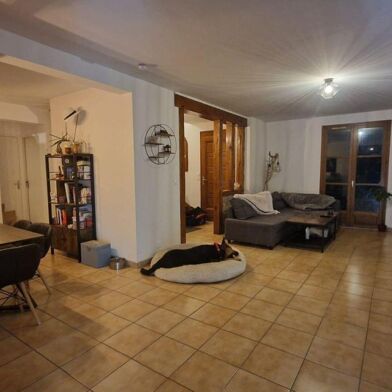 Maison 5 pièces 2000 €