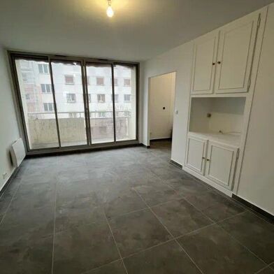 Appartement 3 pièces 1070 €