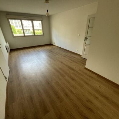 Appartement 3 pièces 700 €