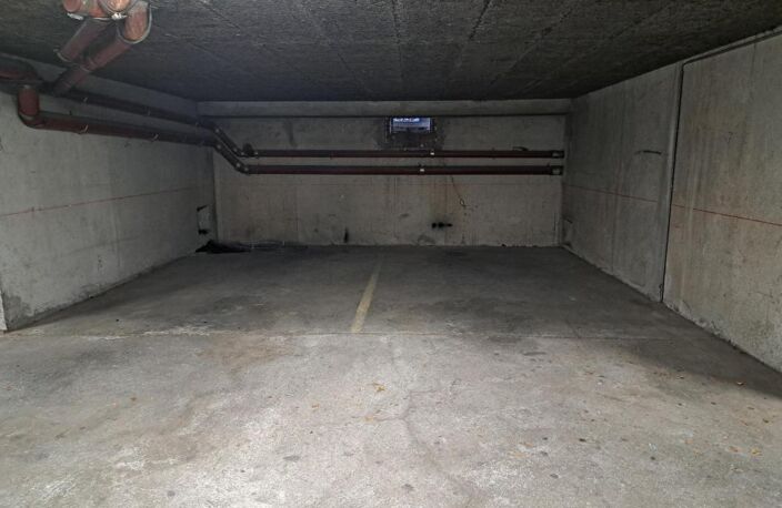 PLACE DE PARKING COUVERTE - HYERES 56€ + TVA — photo 4