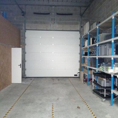 Local industriel  170400 €