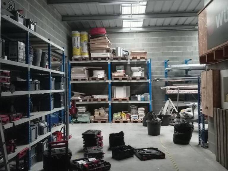 Bien Commercial À Vendre — photo 1