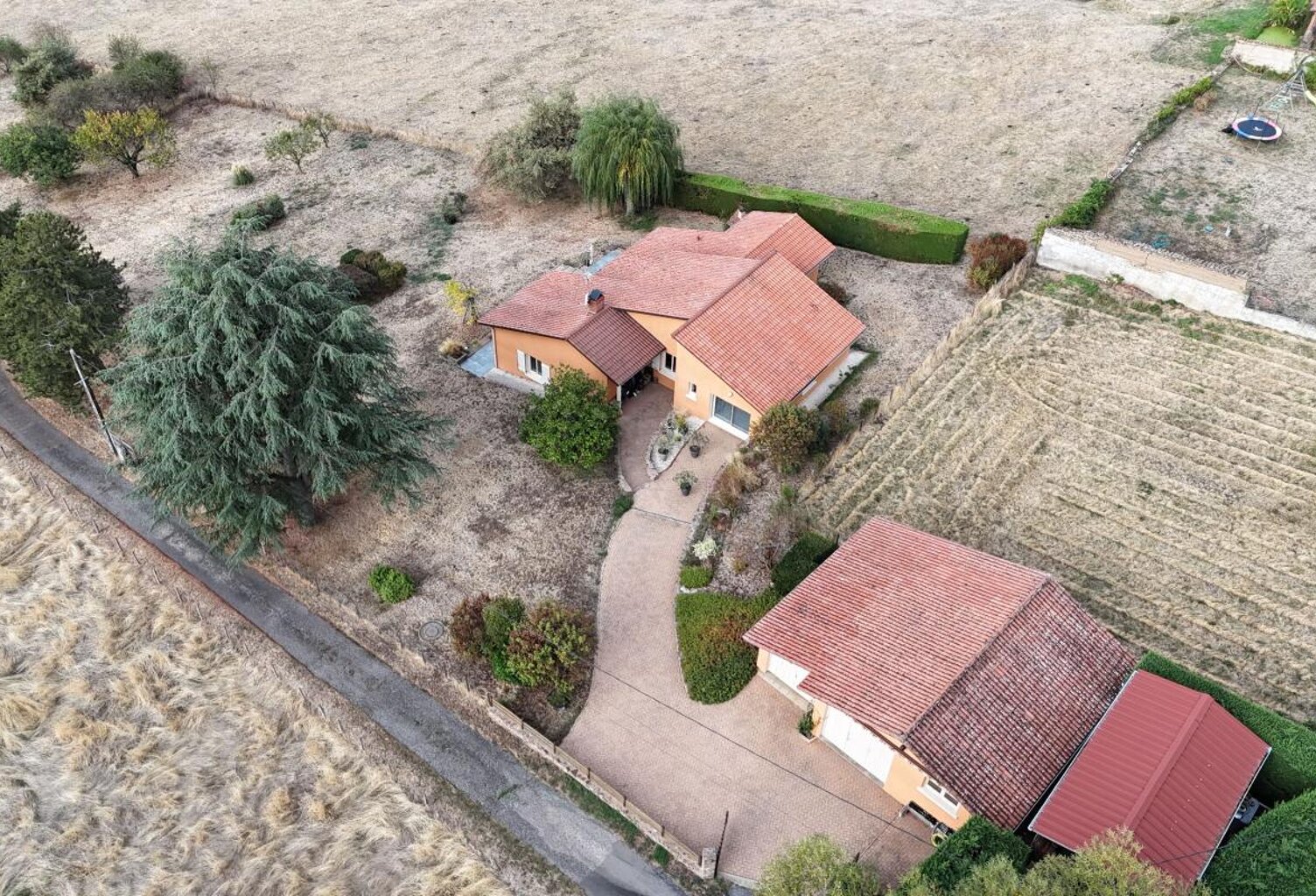 Maison dans un environnement buccolique — photo 1
