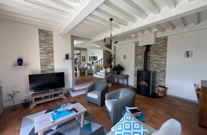 Maison dans un environnement buccolique — photo 3