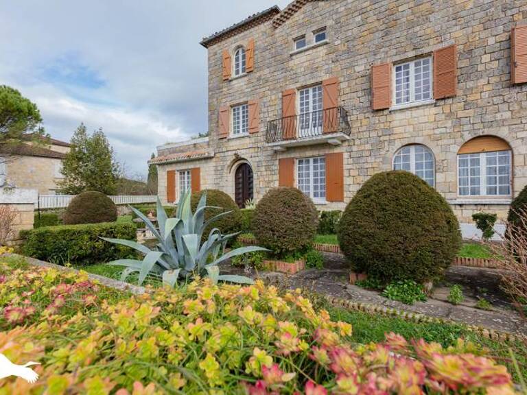 Maison en pierre de 10 pièces principales — photo 1
