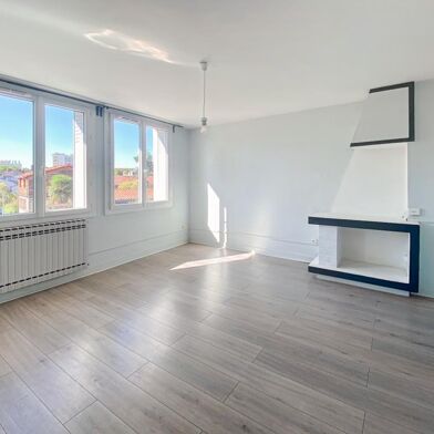 Appartement 3 pièces 750 €