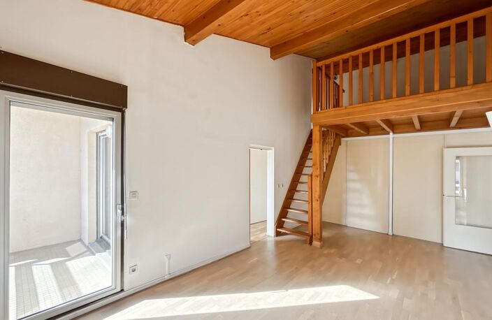À Vendre - Appartement Duplex avec terrasse et garage — photo 2