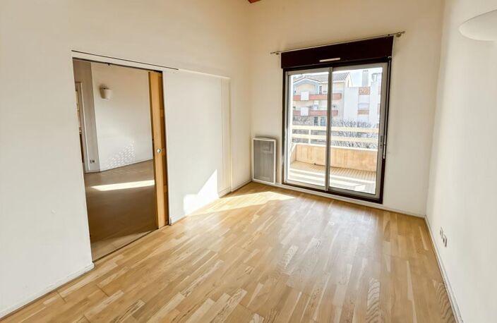 À Vendre - Appartement Duplex avec terrasse et garage — photo 4