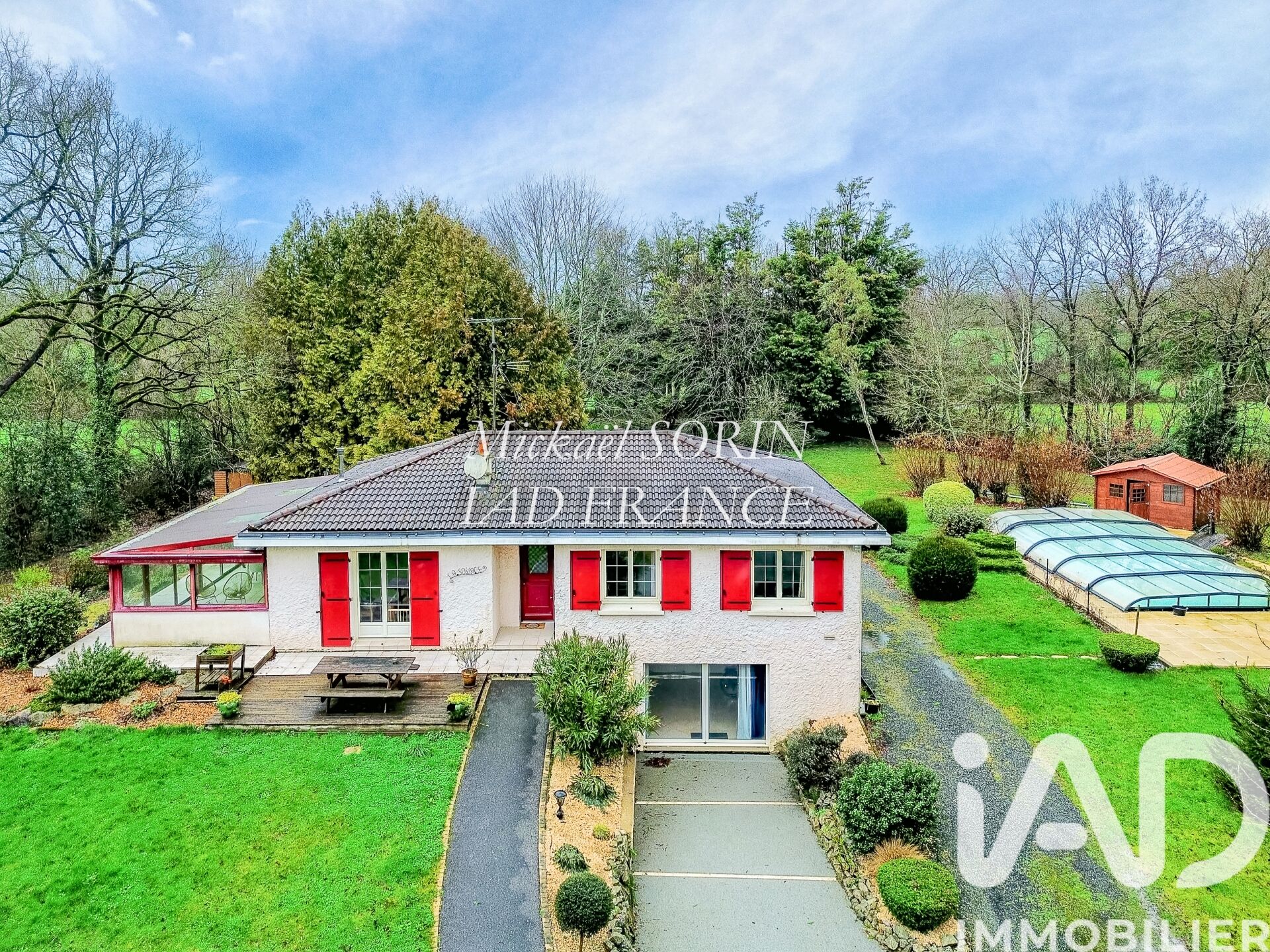 La-Chaize-Le-Vicomte - 200m² - 7p. - 4ch.