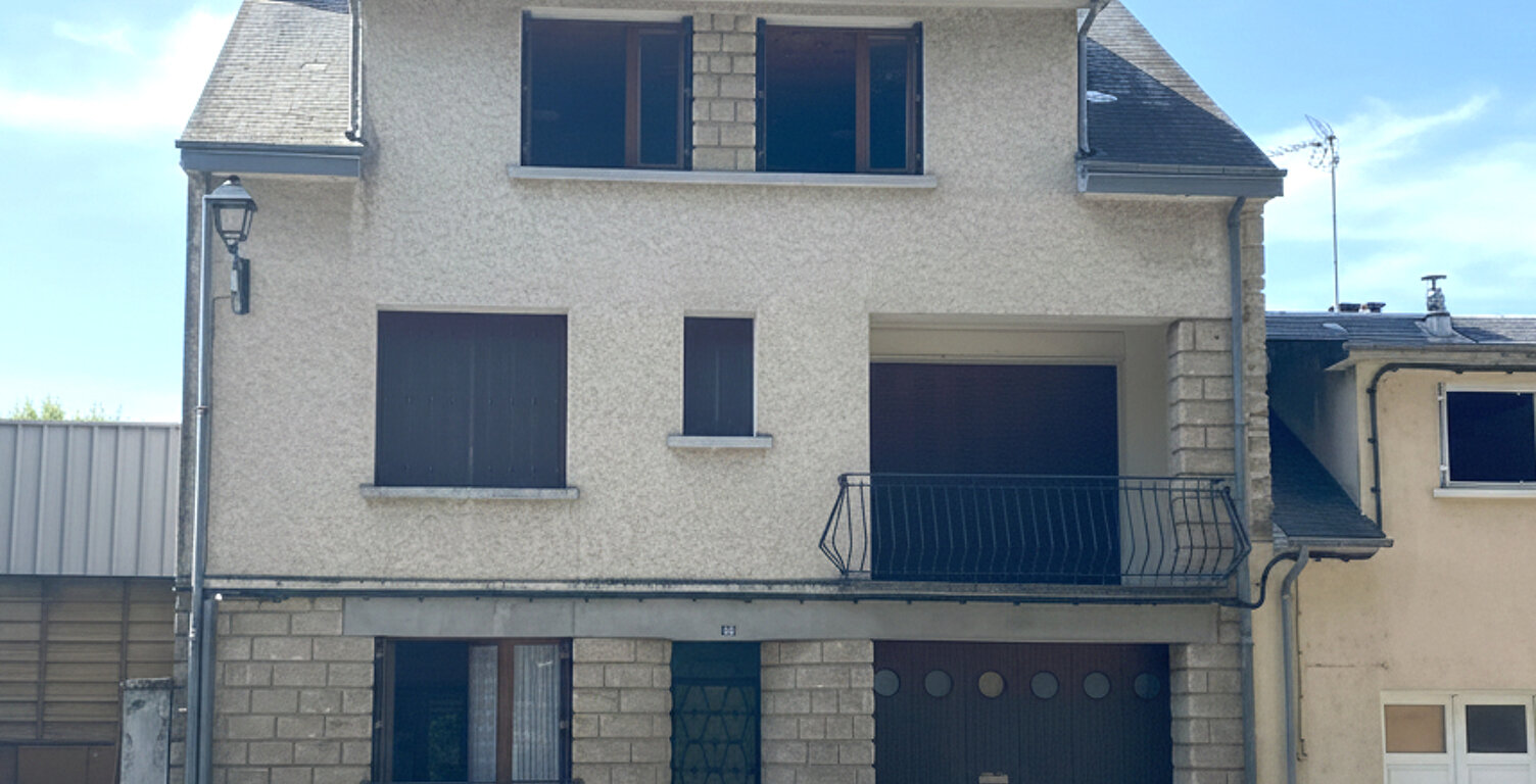 Maison  de 132 m²  4 chambres et  atelier 180 m²  + Jardin   TREIGNAC — photo 1
