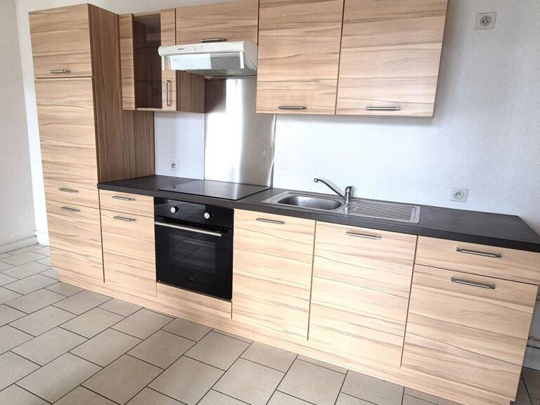 Bel Appartement Résidentiel de 72 m² avec Ascenseur, Hall d'entrée sécurisé, Interphone, Local technique et Terrain clos, sécurisé et paysager de 4810 m² — photo 1