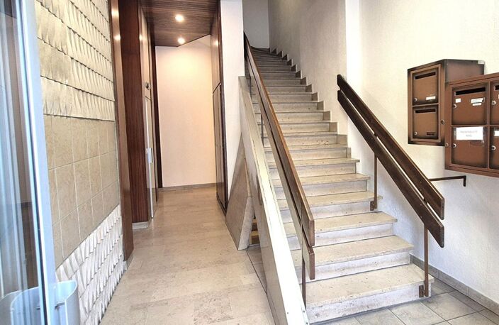 Bel Appartement Résidentiel de 72 m² avec Ascenseur, Hall d'entrée sécurisé, Interphone, Local technique et Terrain clos, sécurisé et paysager de 4810 m² — photo 2