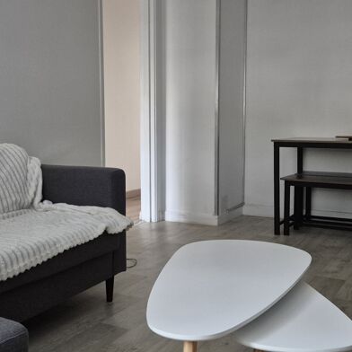 Appartement 3 pièces 750 €