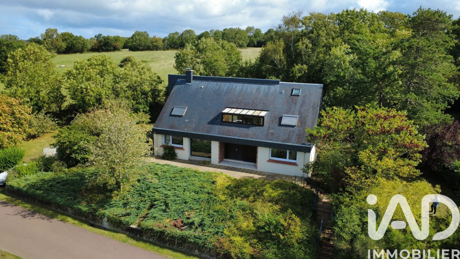 Heugueville-Sur-Sienne - 169m² - 7p. - 4ch.