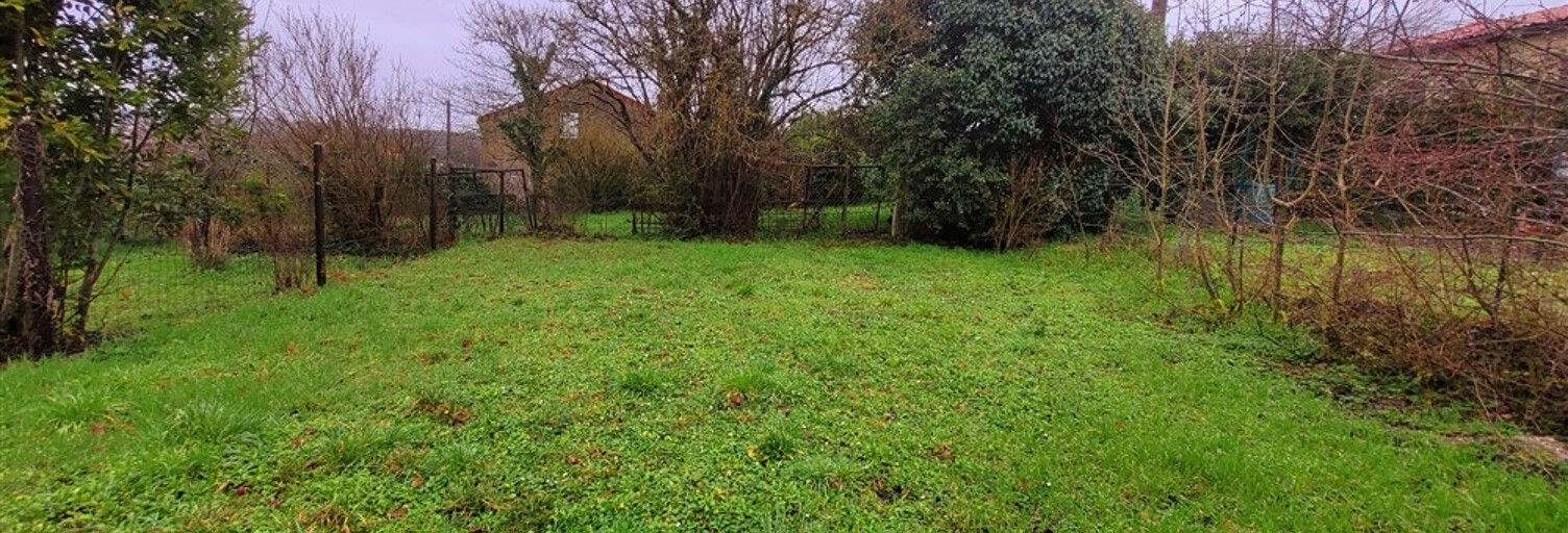 Terrain  650 m² à vendre à Ruelle-sur-Touvre (16600)
