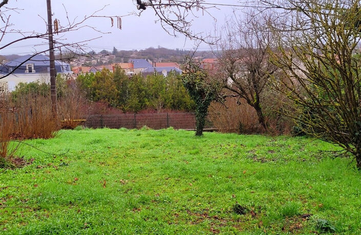 RUELLE SUR TOUVRE (16600) : Terrain constructible de 650m2 — photo 2
