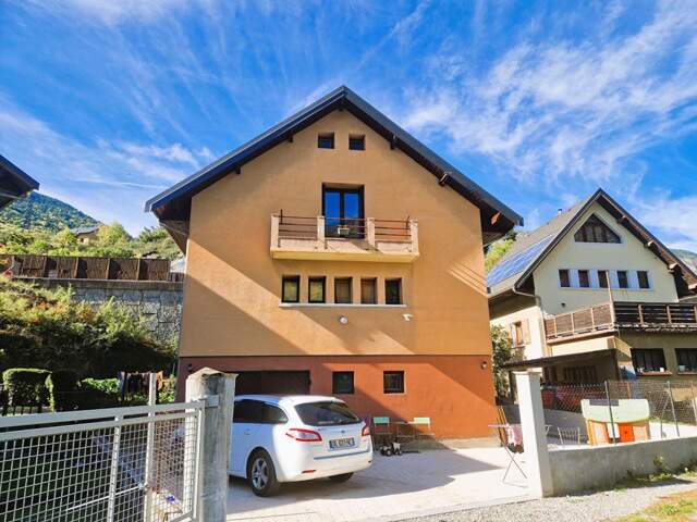 Maison  7 pièces 199 m2 — photo du bien