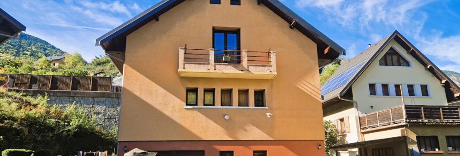 Maison 7 Pièces 199 m² à vendre à Saint-Michel-de-Maurienne (73140)