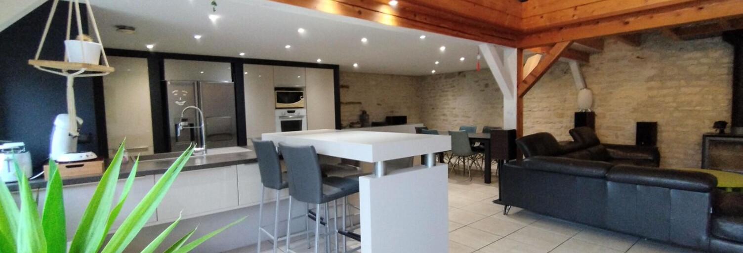 Maison 5 Pièces 188 m² à vendre à Neuville-de-Poitou (86170)