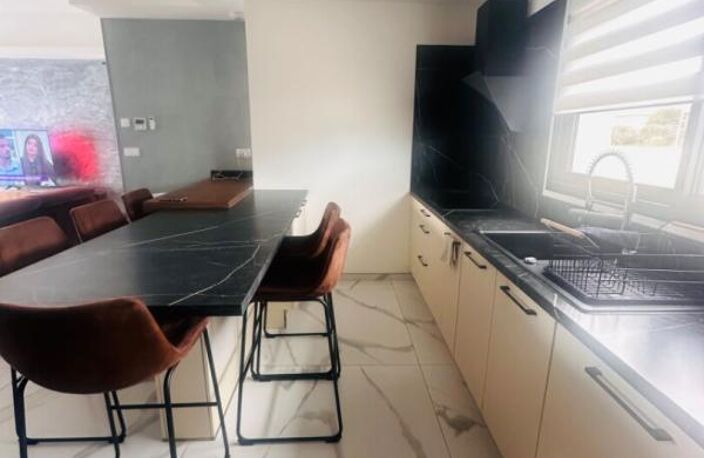 Maison 4 pièces 110 m2 contemporaine de plain-pied avec piscine — photo 2