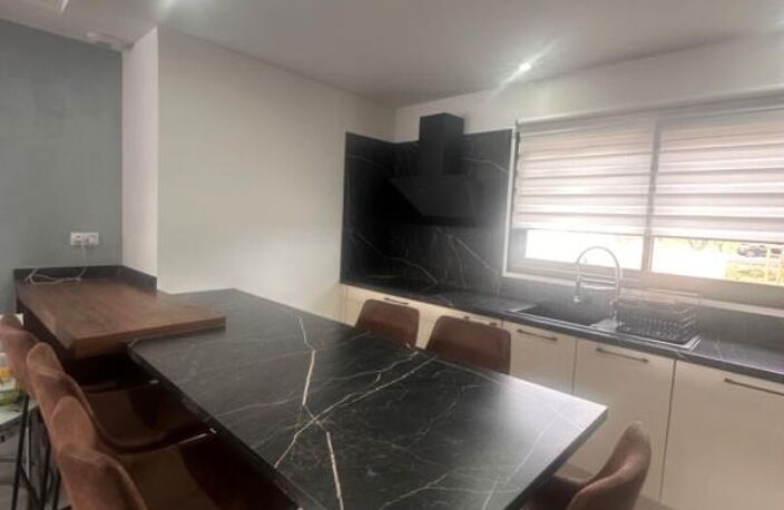 Maison 4 pièces 110 m2 contemporaine de plain-pied avec piscine — photo 4
