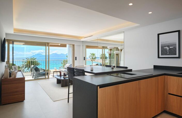 Cannes Croisette  Appartement d'Exception avec Vue Mer Panoramique — photo 2