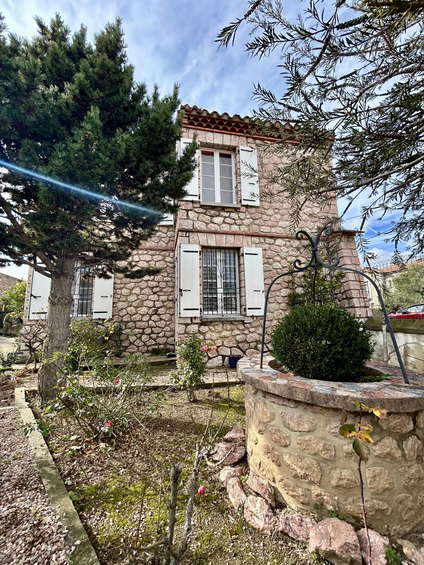 Villa / Maison  T6 à vendre Prades 66500