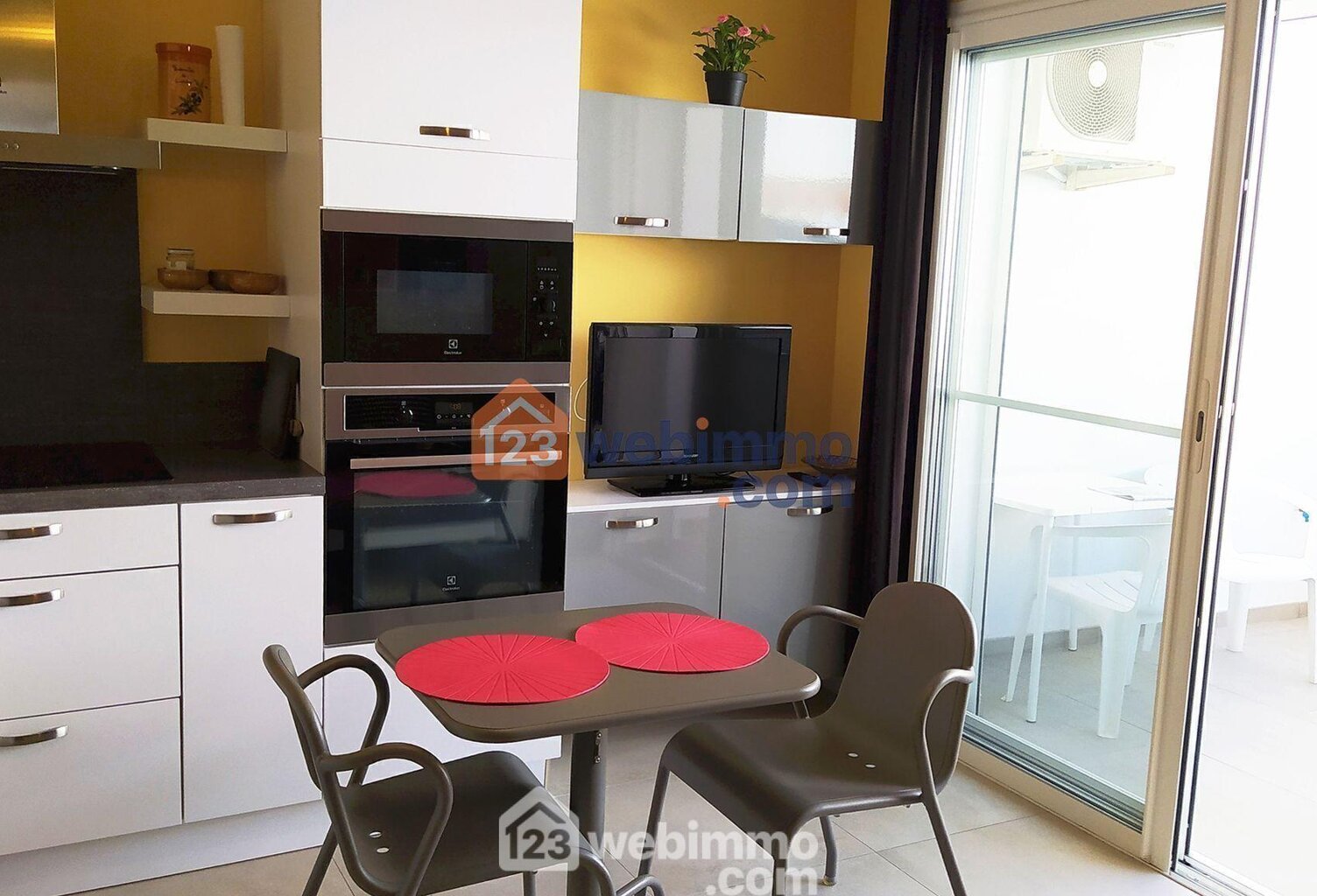 Appartement - 30m² - Saintes-Maries-de-la-Mer — photo 1