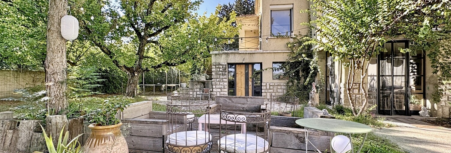 Maison 8 Pièces 269 m² à vendre à Eyragues (13630)