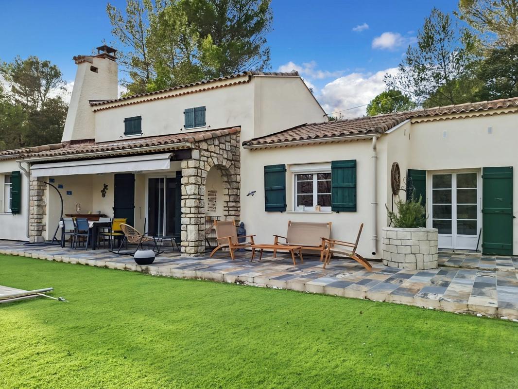 Villa / Maison  T5 à vendre Verdière (La) 83560