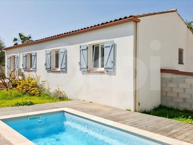 À Vendre à La Crau Maison 3 chambres de plain-pied avec piscine — photo du bien