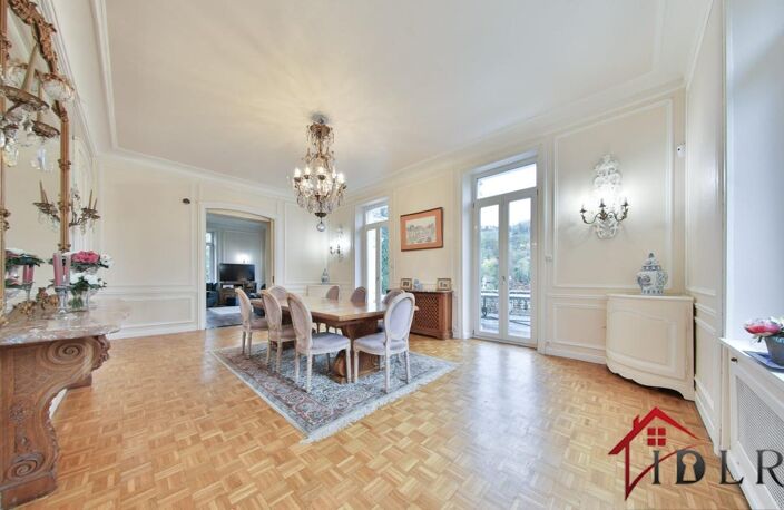 CHÂTEAU DE PRESTIGE AVEC PISCINE, PARC ARBORÉ ET RIVIERE — photo 5