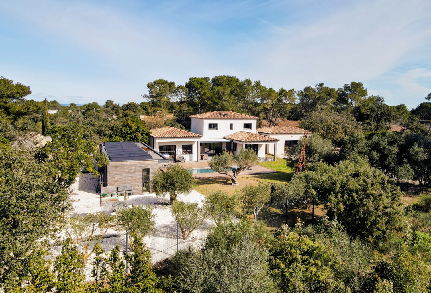 Coup de cœur assuré pour cette splendide maison récente de 220 m2, implantée sur un vaste terrain de 2 850 m2, — photo 1
