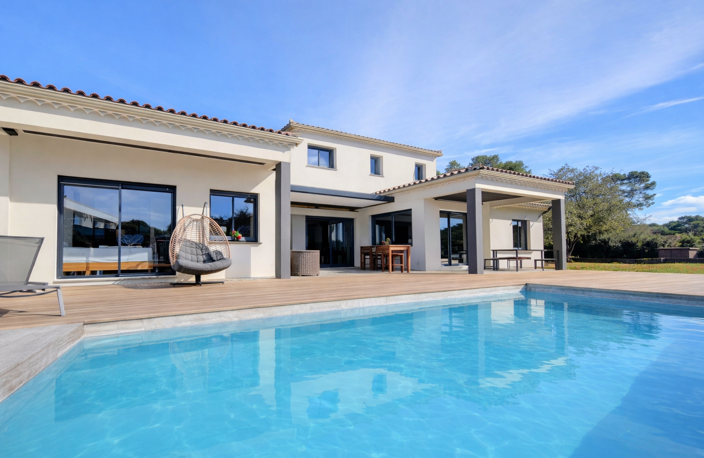 Coup de cœur assuré pour cette splendide maison récente de 220 m2, implantée sur un vaste terrain de 2 850 m2, — photo 3