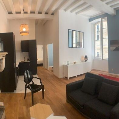 Appartement 3 pièces 1300 €