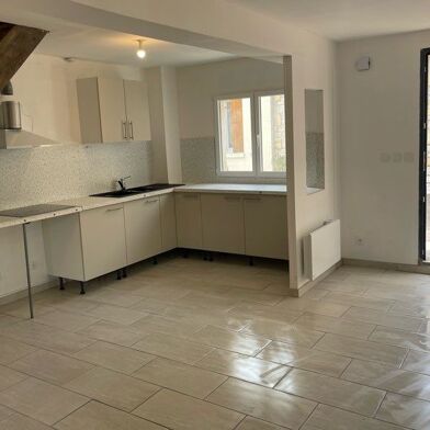 Maison 3 pièces 715 €