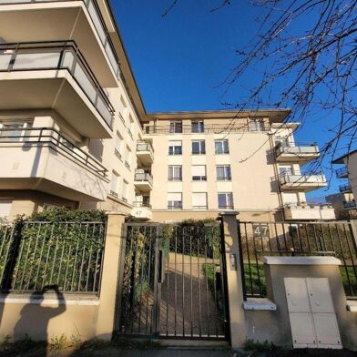 Appartement 4 pièces 1165 €