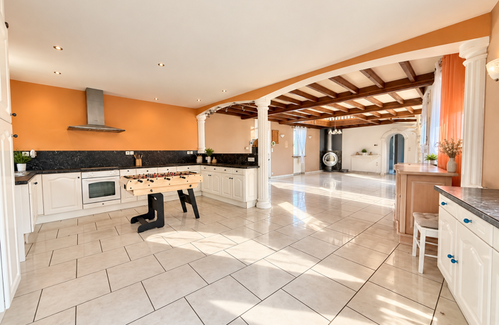 Grande bâtisse de caractère   Plus de 150 m2 habitables + se — photo 4