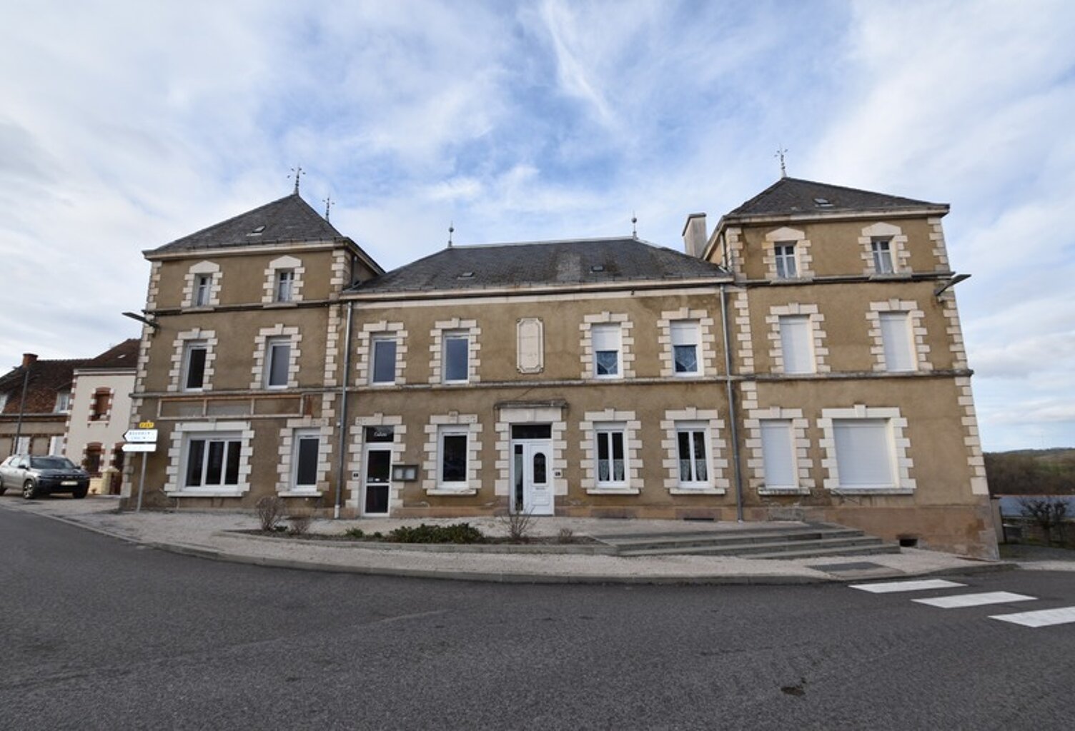 Immeuble à vendre NEUVY GRANDCHAMP (71) — photo 1