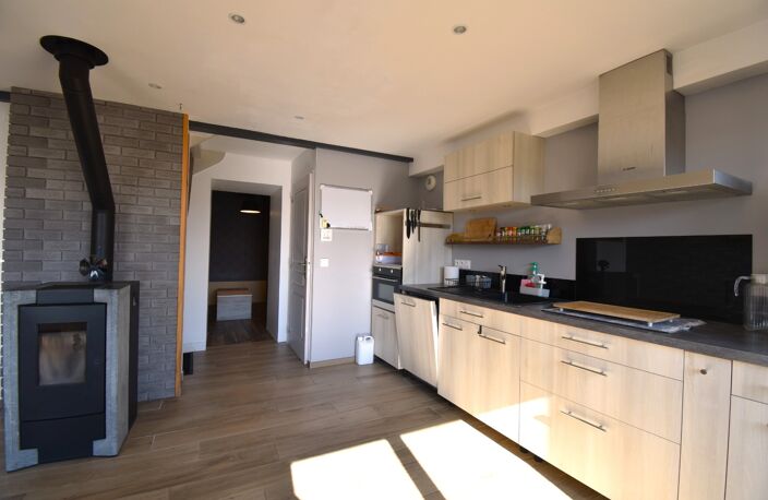 Charmante maison de village rénovée – 81 m² – Châteauneuf-de-Vernoux (07240) — photo 2